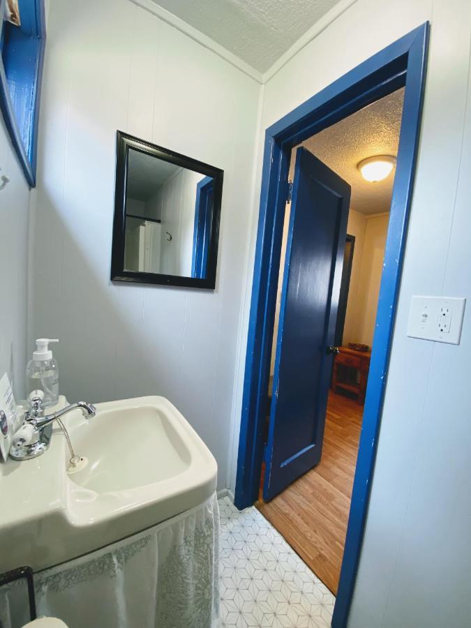 Flathead Lake Resort Woods Bay Buitenkant foto