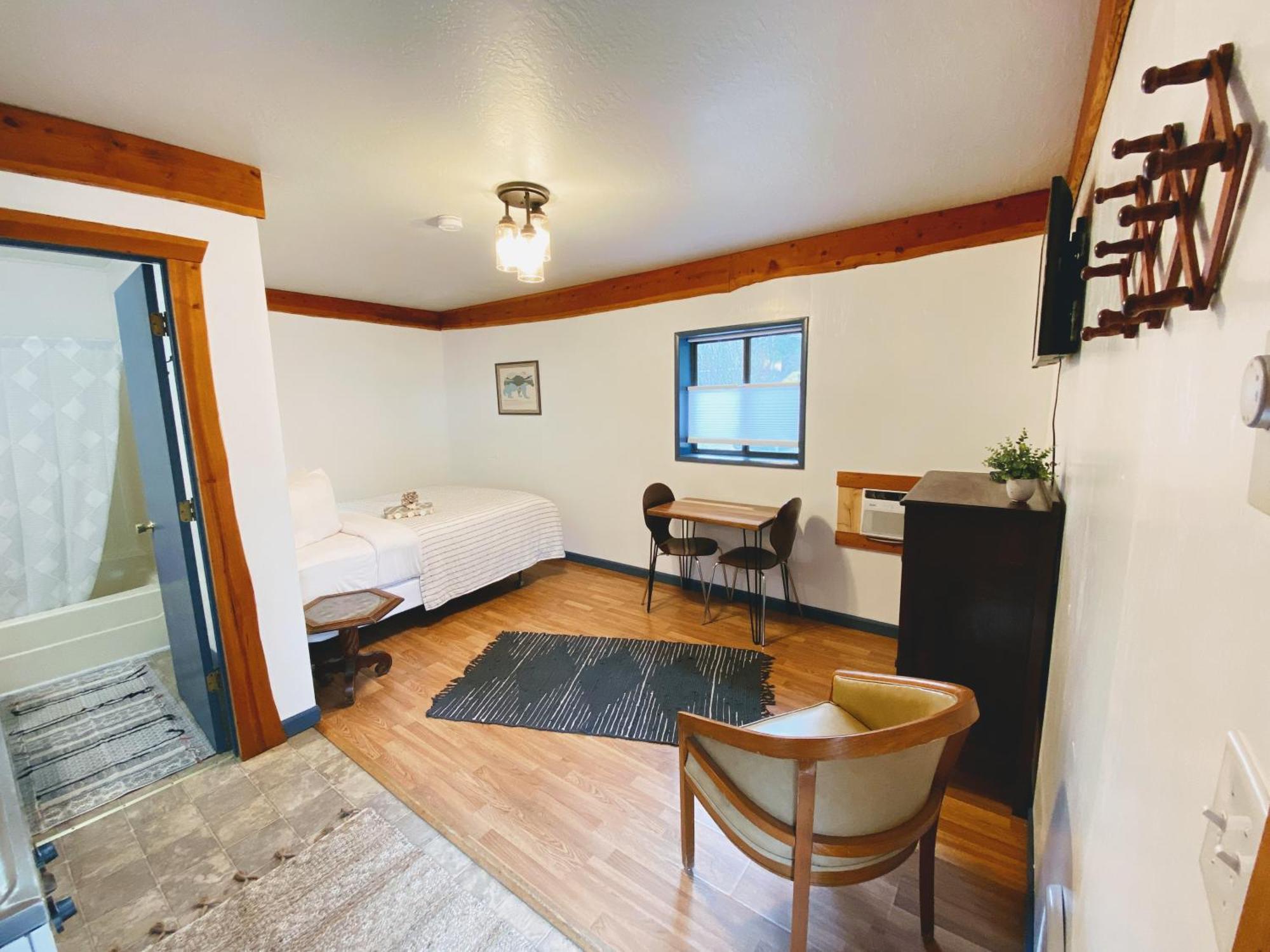 Flathead Lake Resort Woods Bay Buitenkant foto
