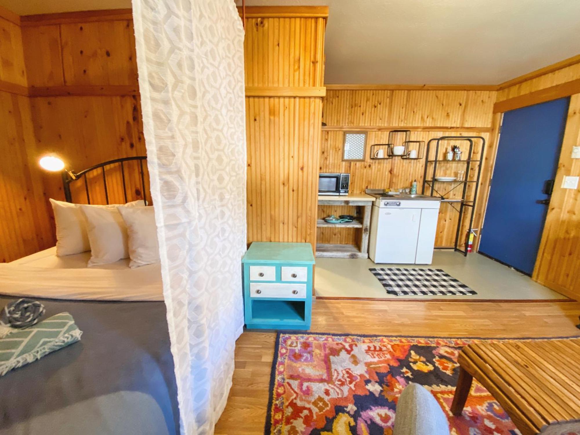 Flathead Lake Resort Woods Bay Buitenkant foto