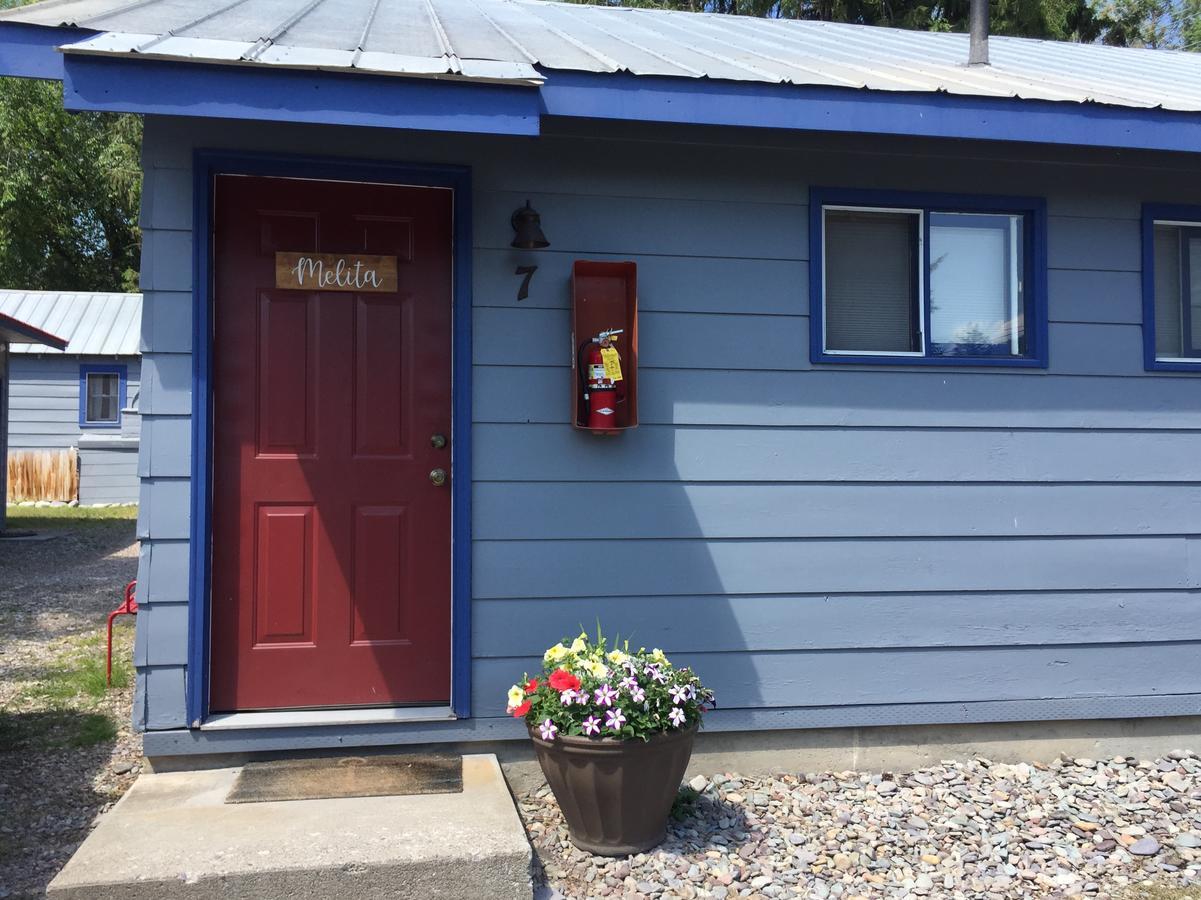 Flathead Lake Resort Woods Bay Buitenkant foto