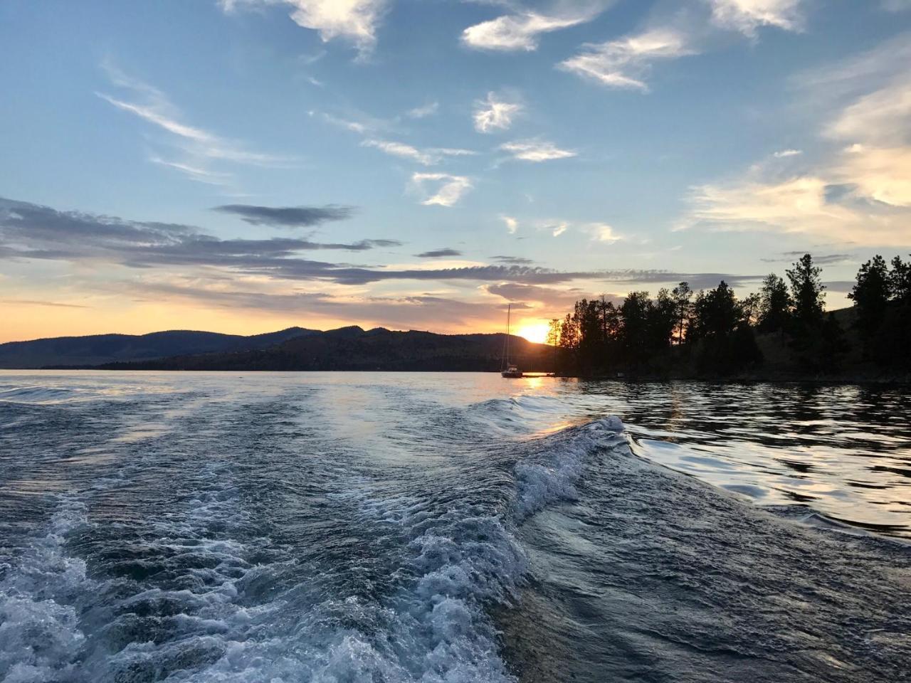 Flathead Lake Resort Woods Bay Buitenkant foto